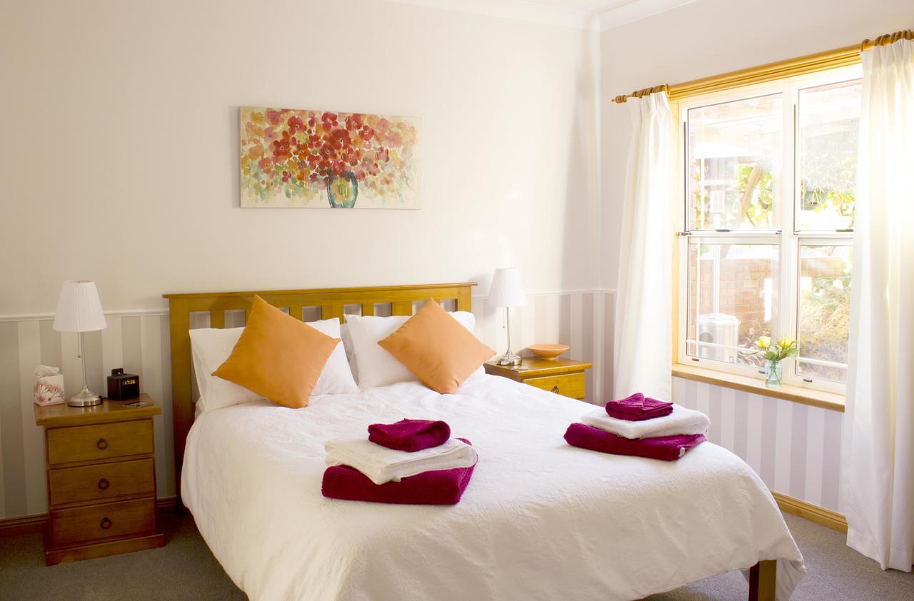 Bed & Breakfast At Tiffany'S Mclaren Vale Exterior foto